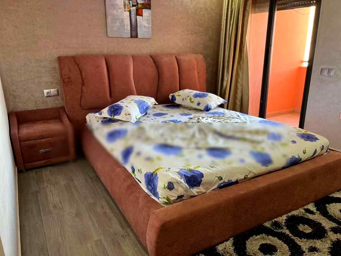Location saisonnière à Guéliz. 2 belles chambres. Système de parabole et salon marocain - Photo 3
