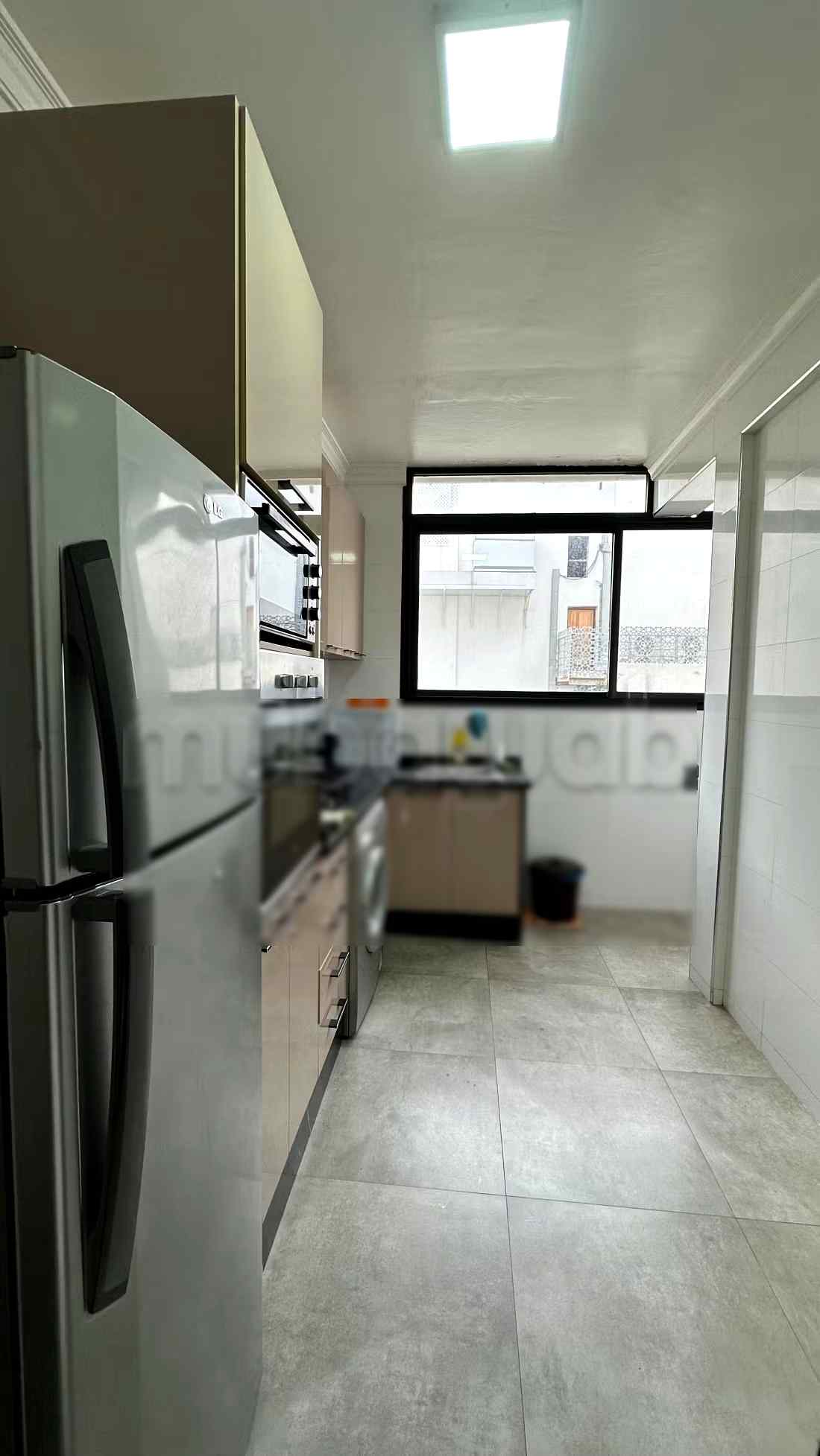 Location d'un appartement en Hassan Centre Ville. 
Surface totale 86 m². 
Double vitrage et porte blindée - Photo 9