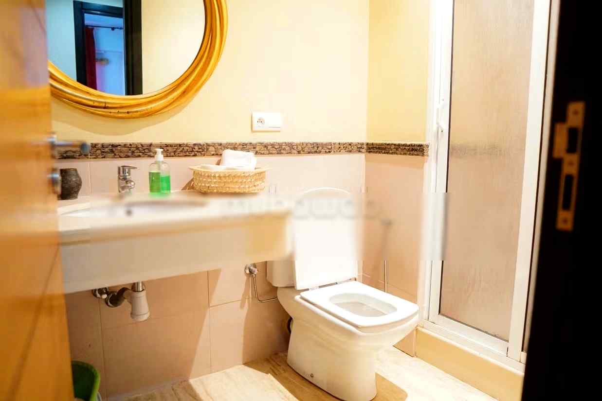 Location saisonnière à De La Plage. 2 belles chambres. Environnement calme avec vue sur la montagne, fenêtre double vitrage - Photo 15