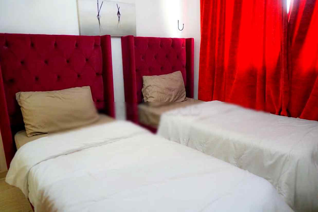 Location saisonnière à De La Plage. 2 belles chambres. Environnement calme avec vue sur la montagne, fenêtre double vitrage - Photo 12