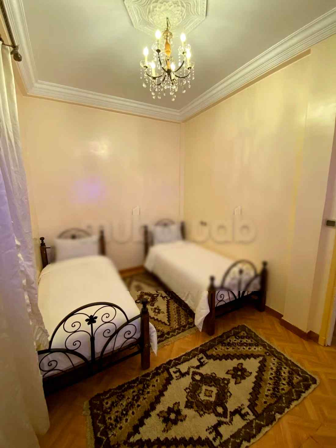 Appartements à louer à Rmila. 
3 pièces. 
Cuisine équipée - Photo 19