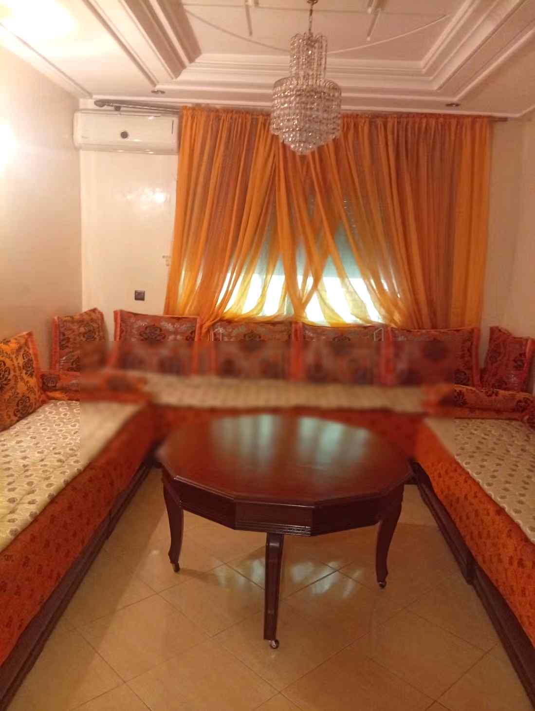 Appartements à louer à Hamria. 
2 pièces. 
Fenêtres double vitrage et chauffage central - Photo 2