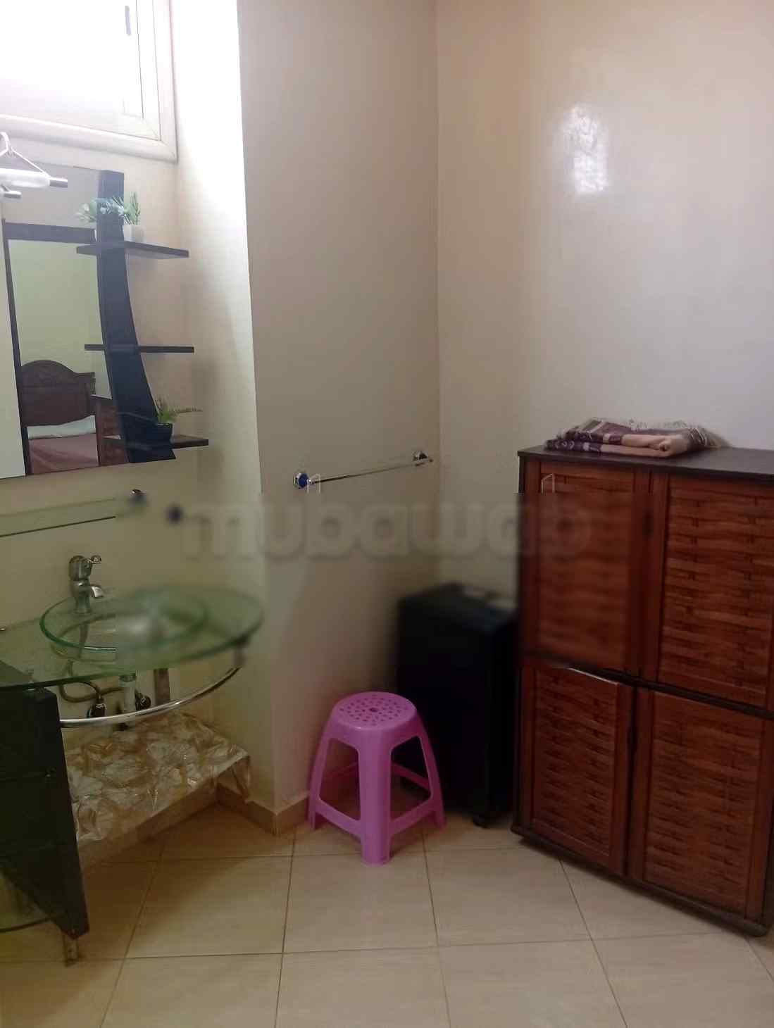 Appartements à louer à Hamria. 
2 pièces. 
Fenêtres double vitrage et chauffage central - Photo 7