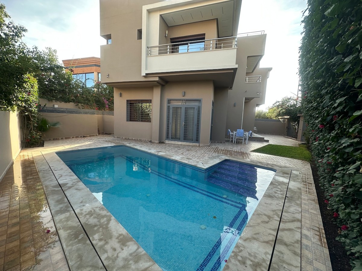 Donner Zoubida - Photo 22