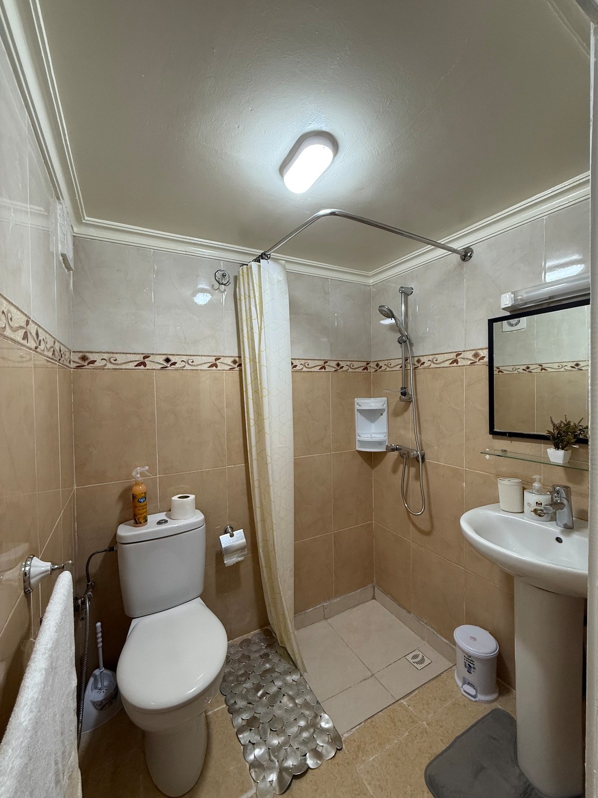 Appartement cosy & sécurisé, proche de l’aéroport - Photo 6