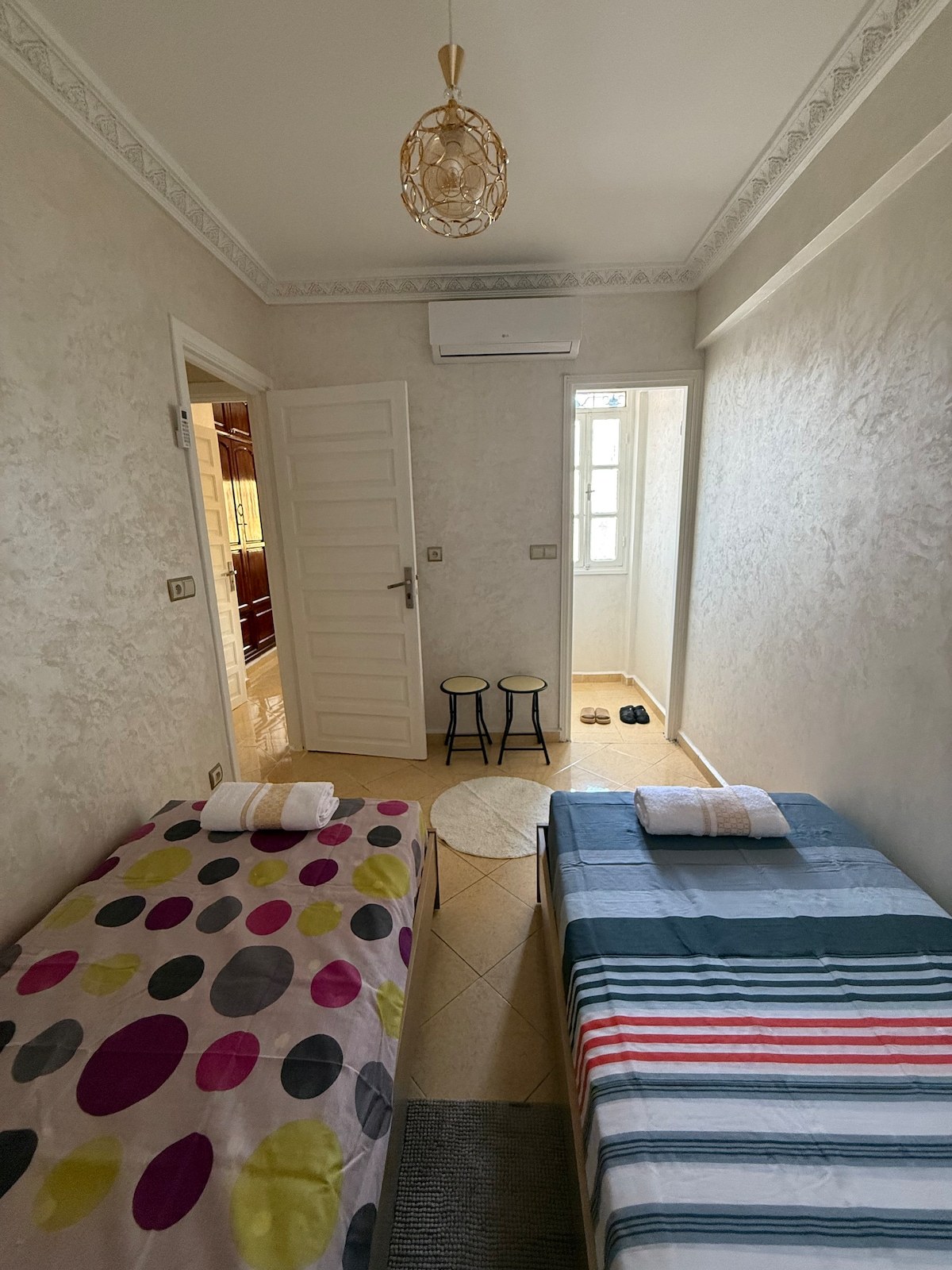 Appartement cosy & sécurisé, proche de l’aéroport - Photo 5