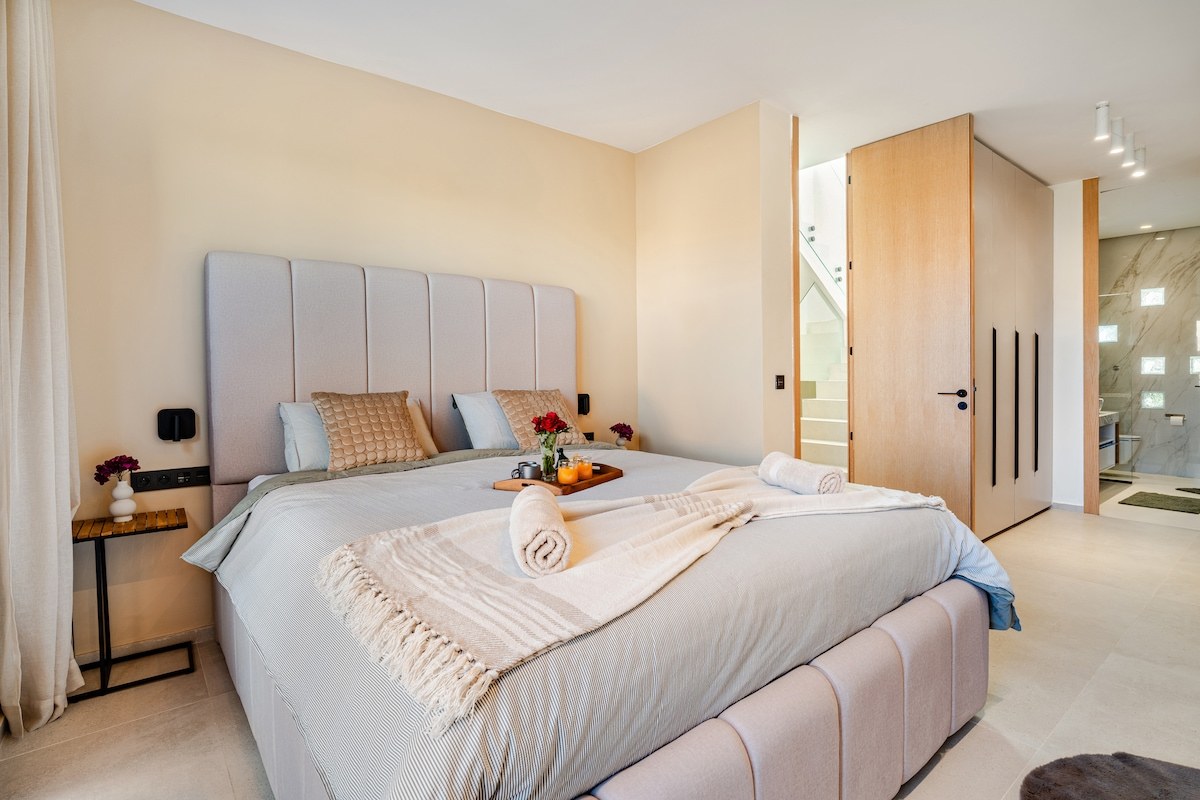 Villa moderne 4 chambres avec piscine et barbecue sur le toit / fibre - Photo 4
