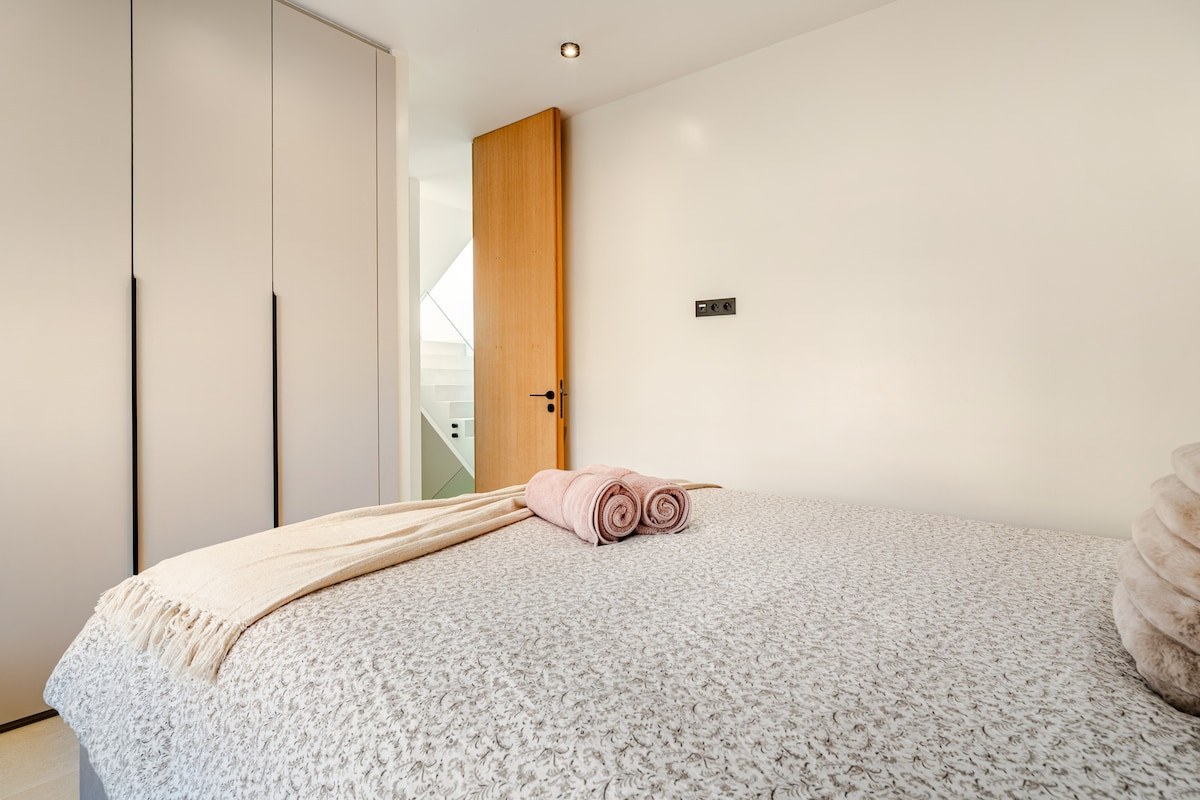 Villa moderne 4 chambres avec piscine et barbecue sur le toit / fibre - Photo 35