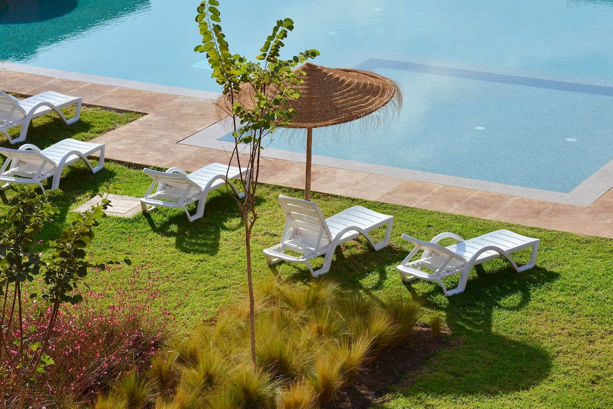 Marrakech Luxury 2BR Vue sur la piscine/Terrasse/Travail à distance - Photo 25