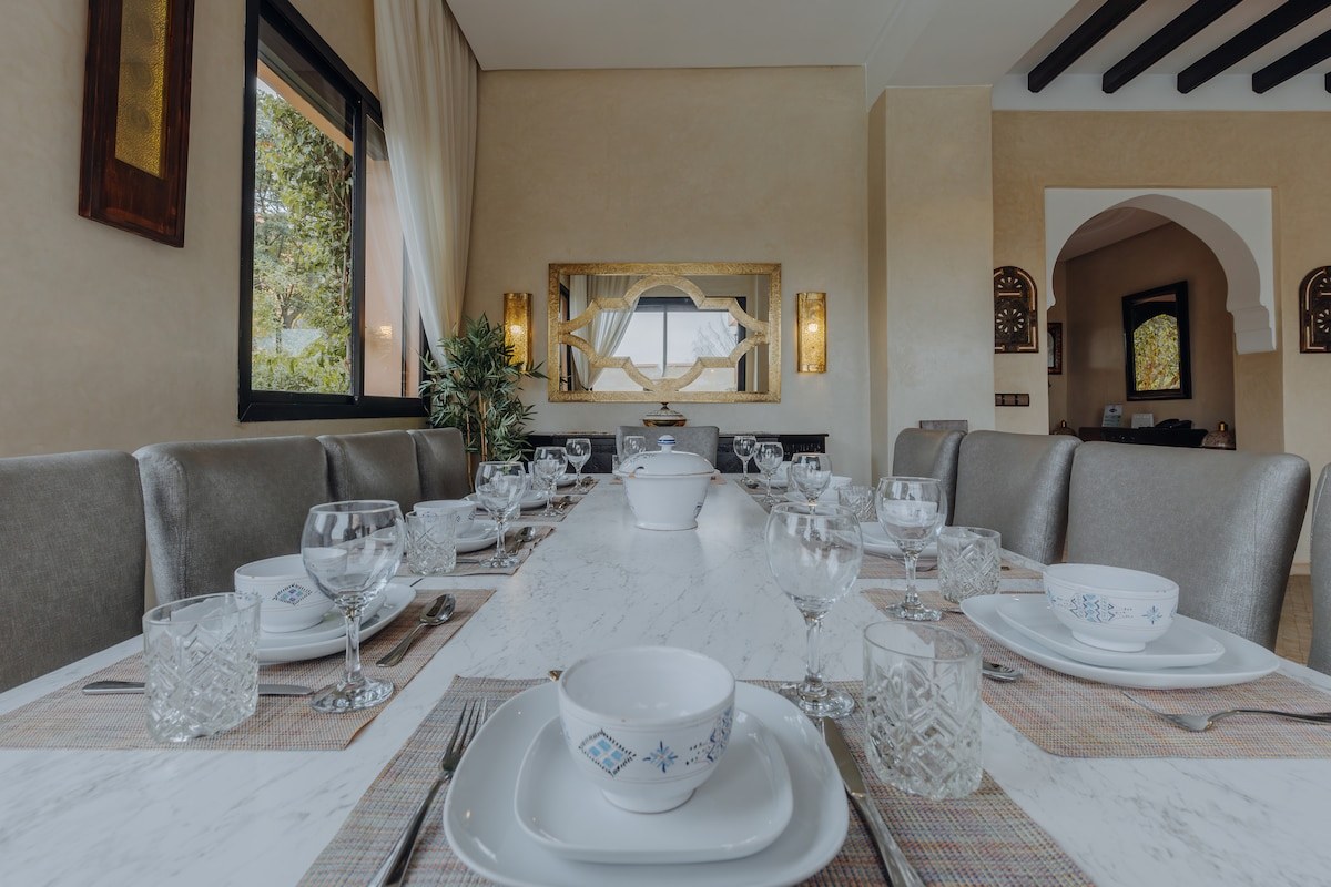 Piscine privée & gouvernante · Villa Nelya - Photo 3