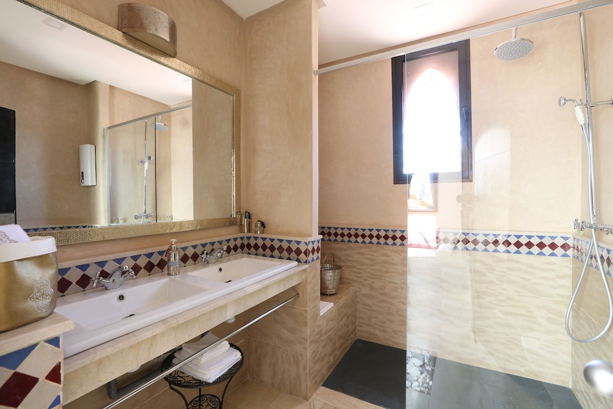 Piscine privée & gouvernante · Villa Nelya - Photo 6