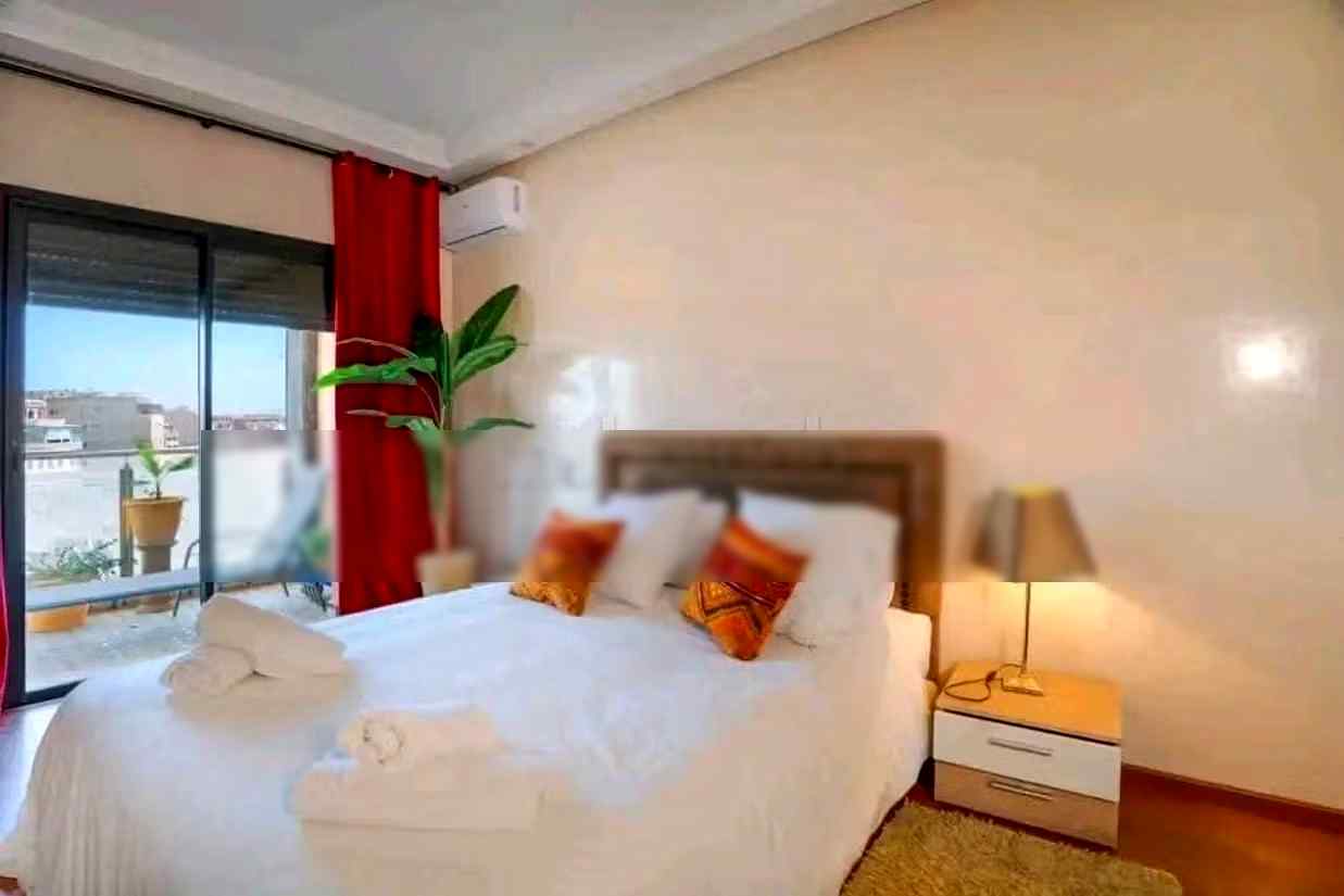 Location saisonnière villa de luxe à Douar Laarab. 2 chambres agréables. Avec ascenseur et espace vert - Photo 4