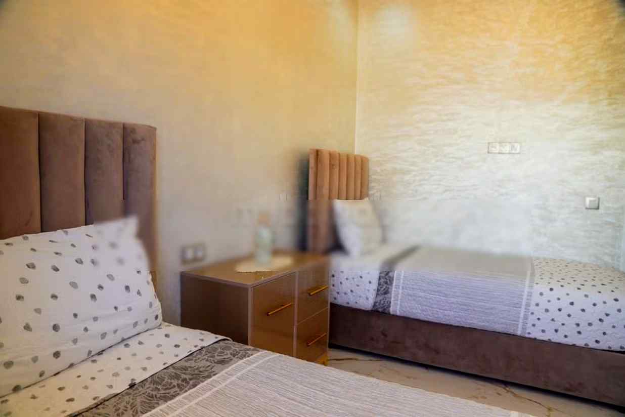 Location d'un appartement à Le boulevard Mohammed V. 2 grandes pièces. Porte blindée et parabole - Photo 2