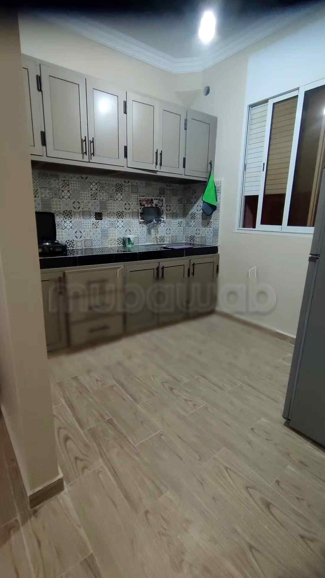 Maison à louer pour vos vacances à Hay Salam. 1 Pièce. Salon traditionnel et porte blindée - Photo 4