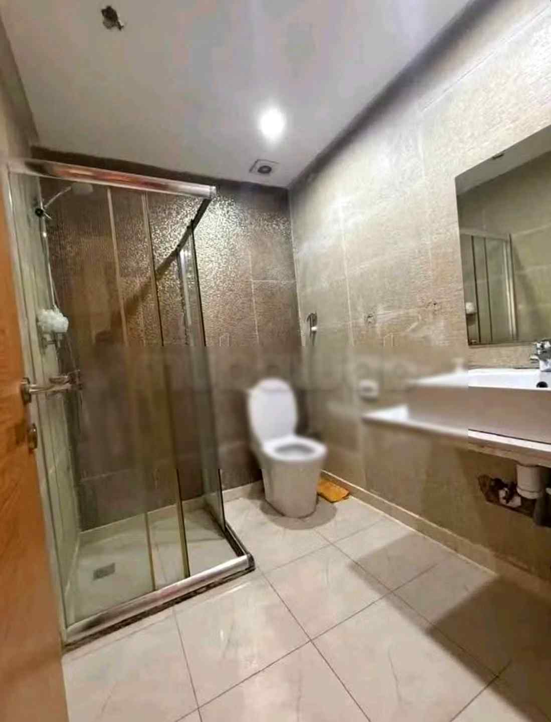 Location saisonnière à Béni Mellal.
Superficie 120 m².
Air conditionné et cheminée - Photo 3