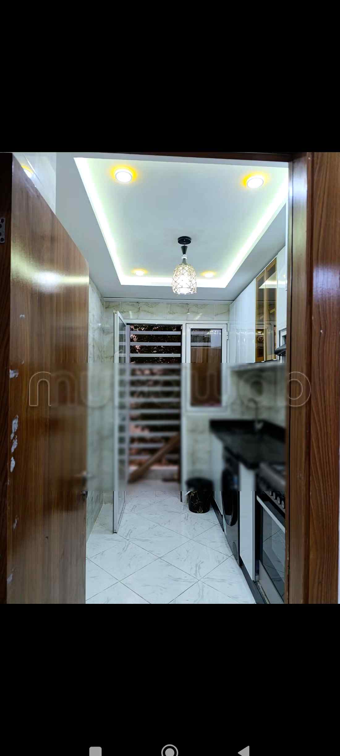 Location d'un appartement à Les Iris. 
3 grandes pièces. 
Concierge et climatisation - Photo 9