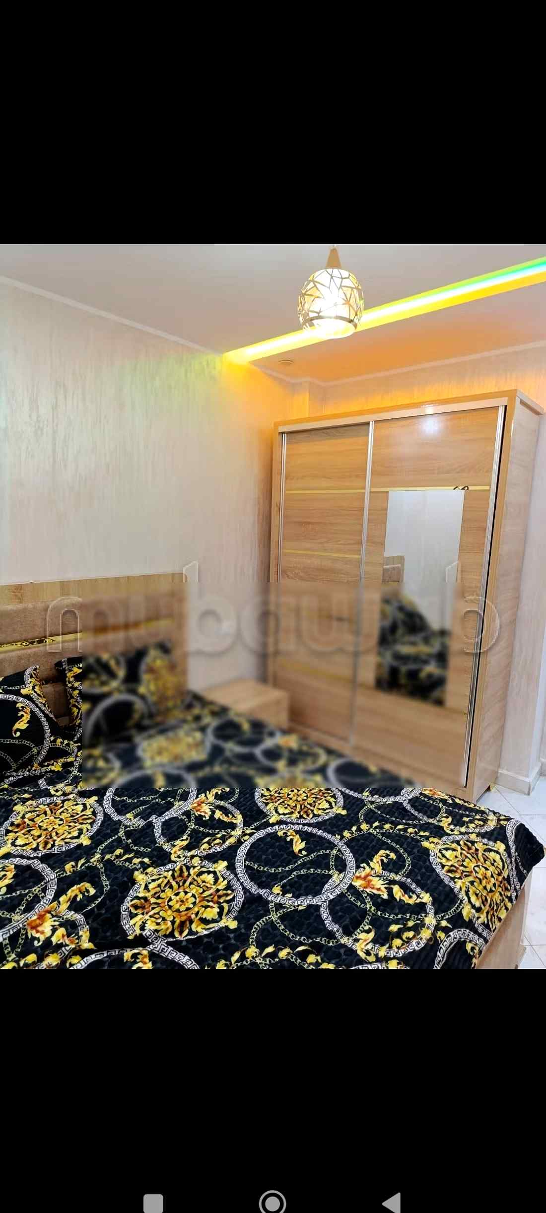 Location d'un appartement à Les Iris. 
3 grandes pièces. 
Concierge et climatisation - Photo 4