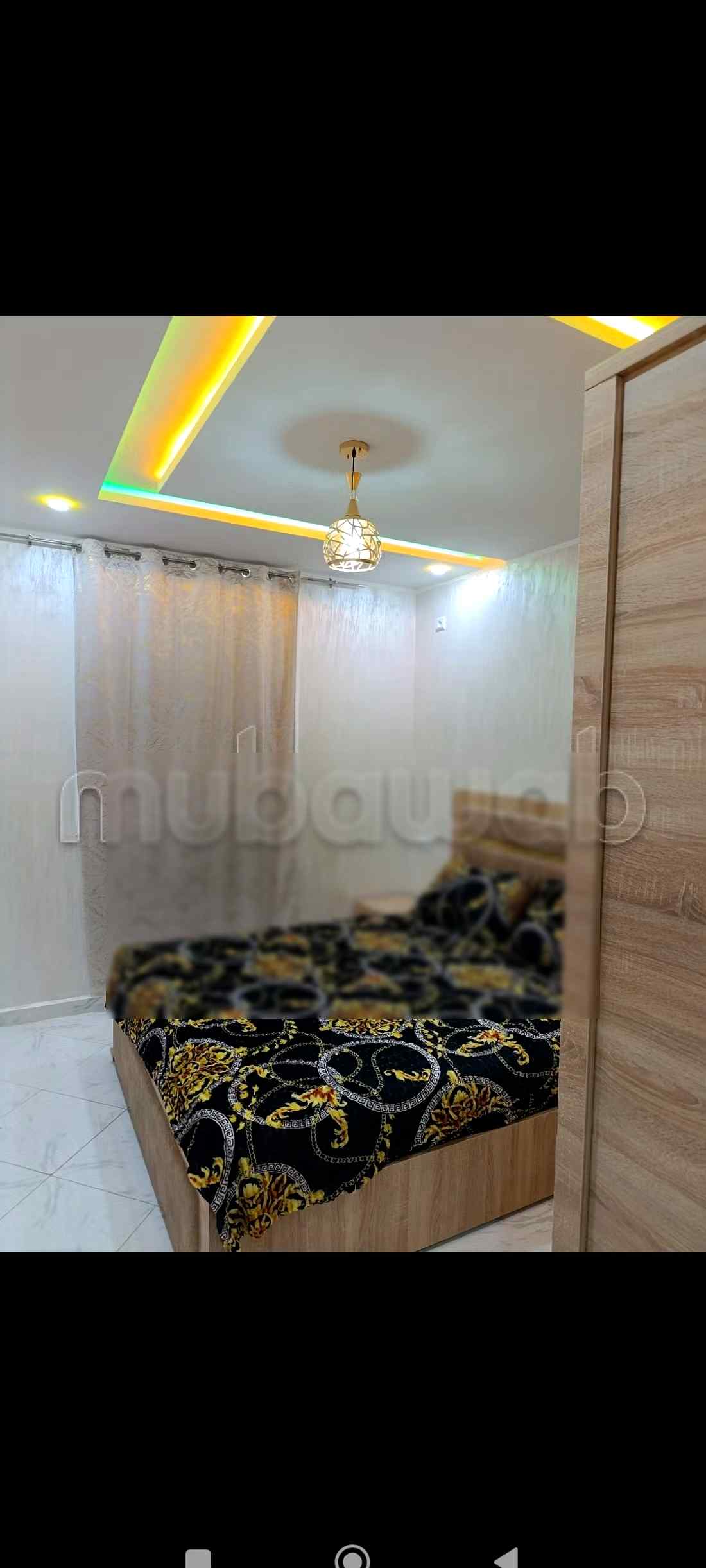 Location d'un appartement à Les Iris. 
3 grandes pièces. 
Concierge et climatisation - Photo 5