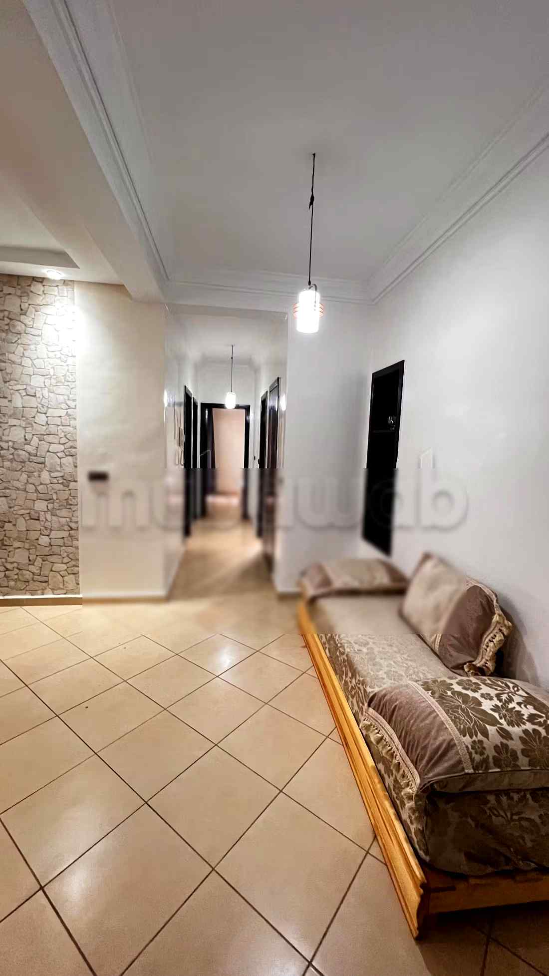 Location d'un appartement à Hay Salam.
Surface de 80 m².
Ascenseur et garage - Photo 3