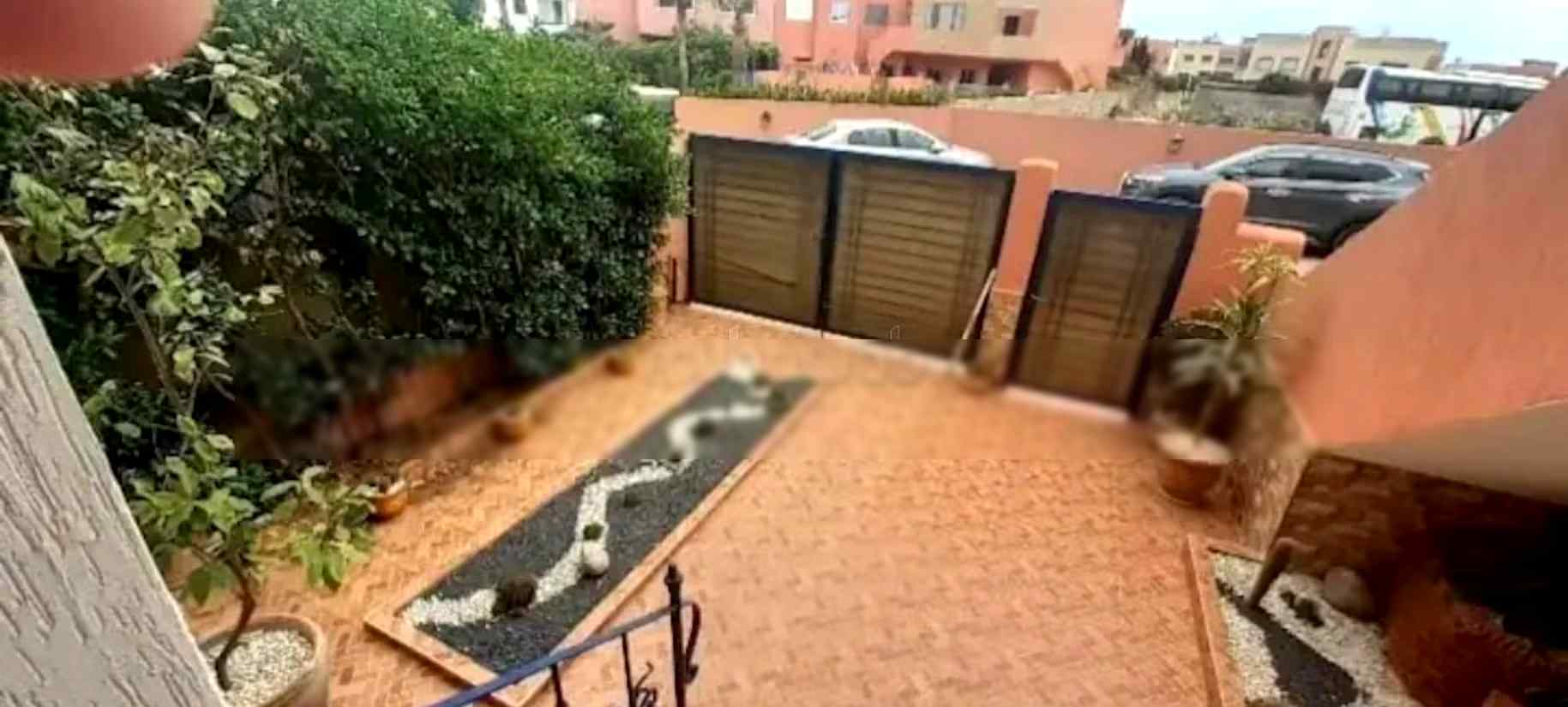 Appartements à louer à Sidi Bouzid. 
5 pièces confortables. 
Places de parking et terrasse - Photo 9