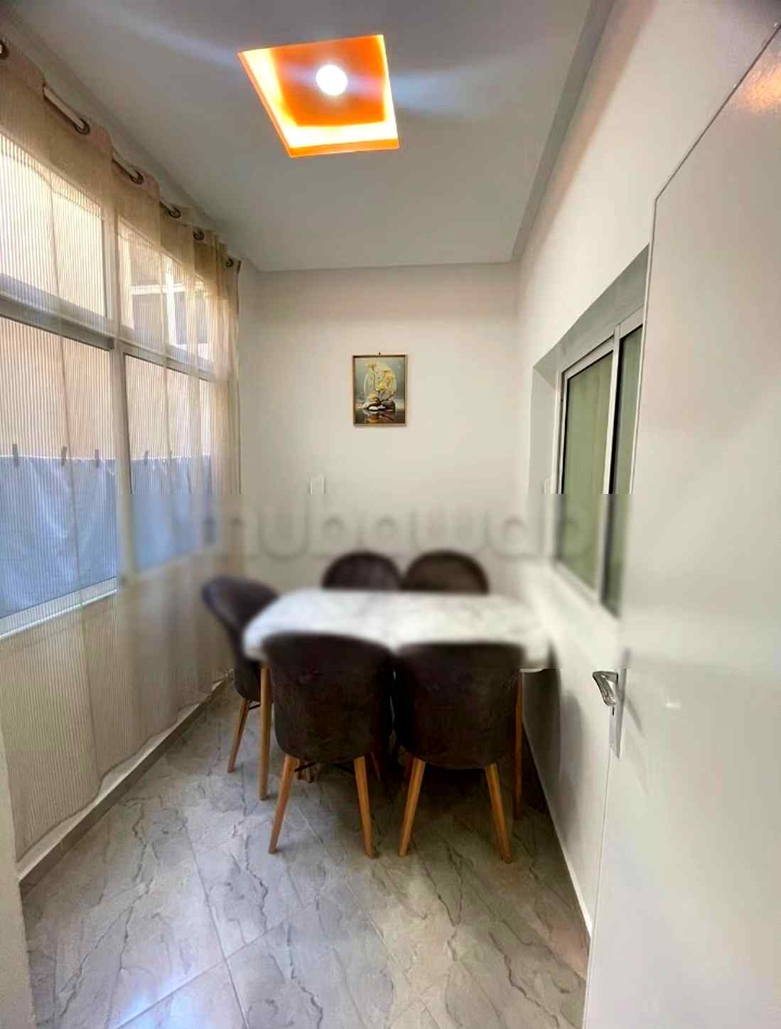 Location d'un appartement à Hay Chmaou. 
3 grandes pièces. 
Salon traditionnel, antenne parabolique générale - Photo 9