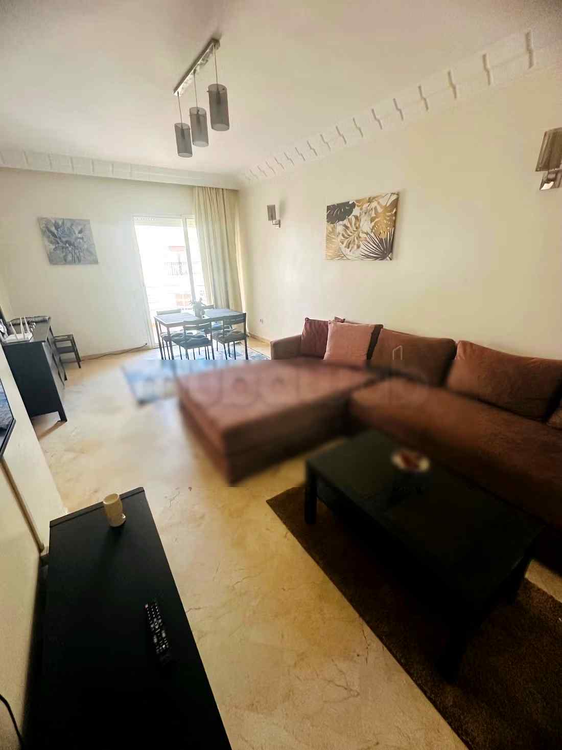 Location saisonnière à Les princesses. 
1 chambre. 
Ascenseur et garage - Photo 2